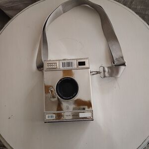 Elegant 🩷Silver Camera-Shaped Crossbody Strap